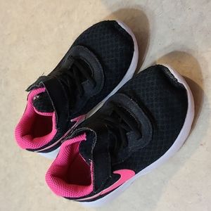 Toddler girls Nike shoes